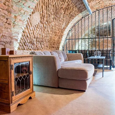 Unique Old Town Apartment *